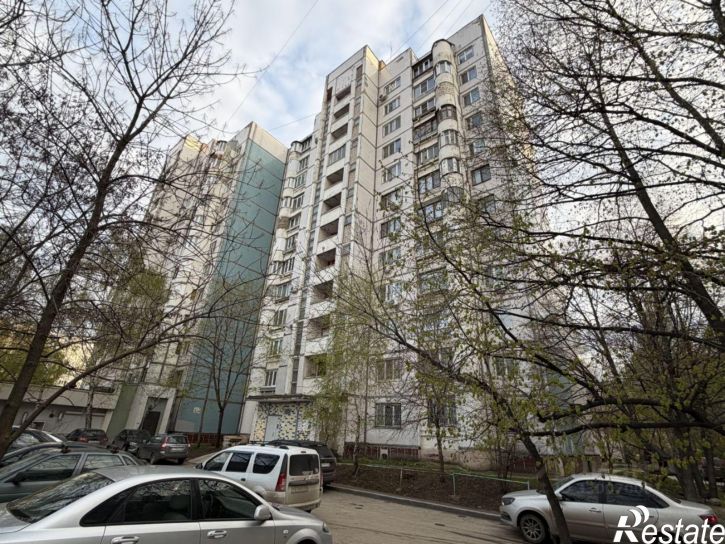 3-комн квартира улица Губанова, 8,  д. 8