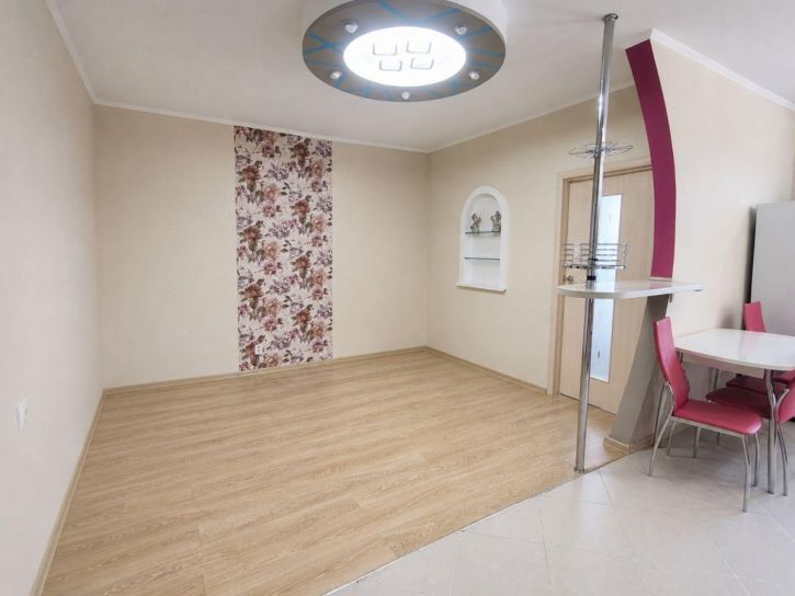 2-комн квартира Революционная улица, 4