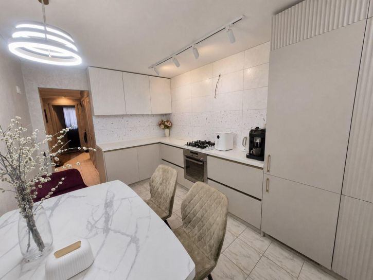 3-комн квартира Новосоветская улица, 75