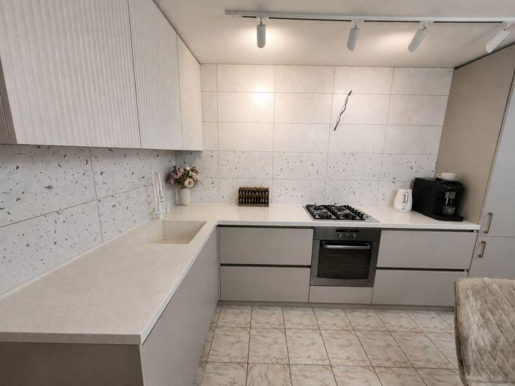 3-комн квартира Новосоветская улица, 75