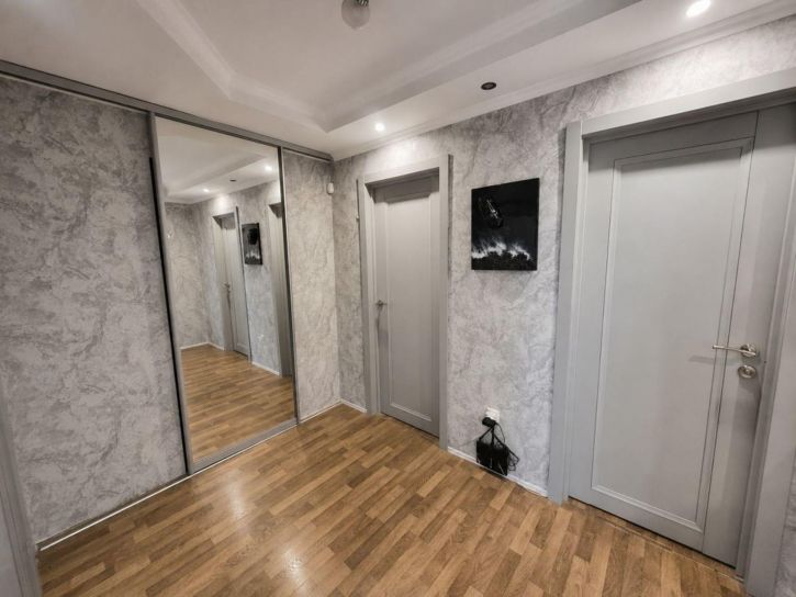 3-комн квартира Новосоветская улица, 75