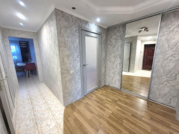 3-комн квартира Новосоветская улица, 75