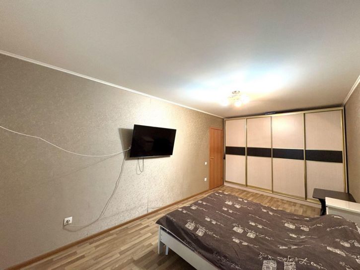 2-комн квартира Новосоветская улица, 48