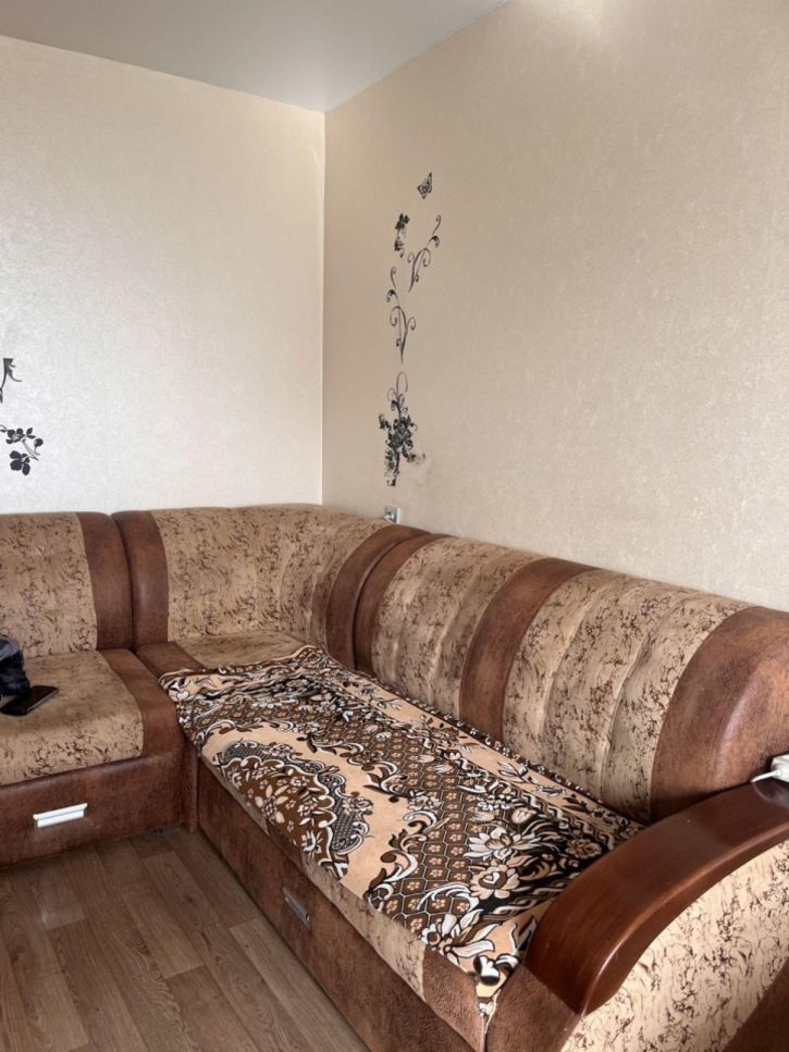 3-комн квартира Авроры улица, 61