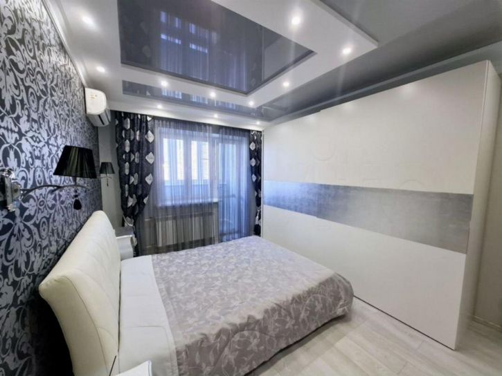 3-комн квартира Кирова улица, 348