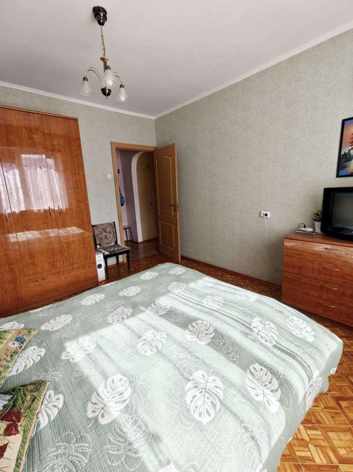 2-комн квартира Демократическая улица, 14