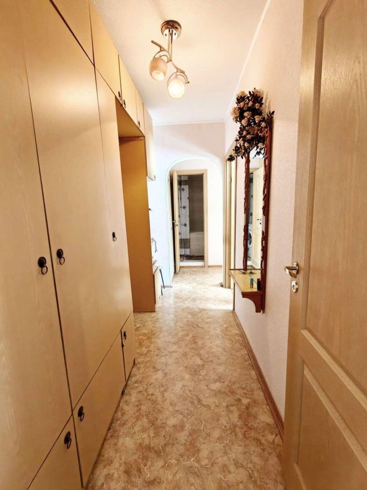 2-комн квартира Демократическая улица, 14