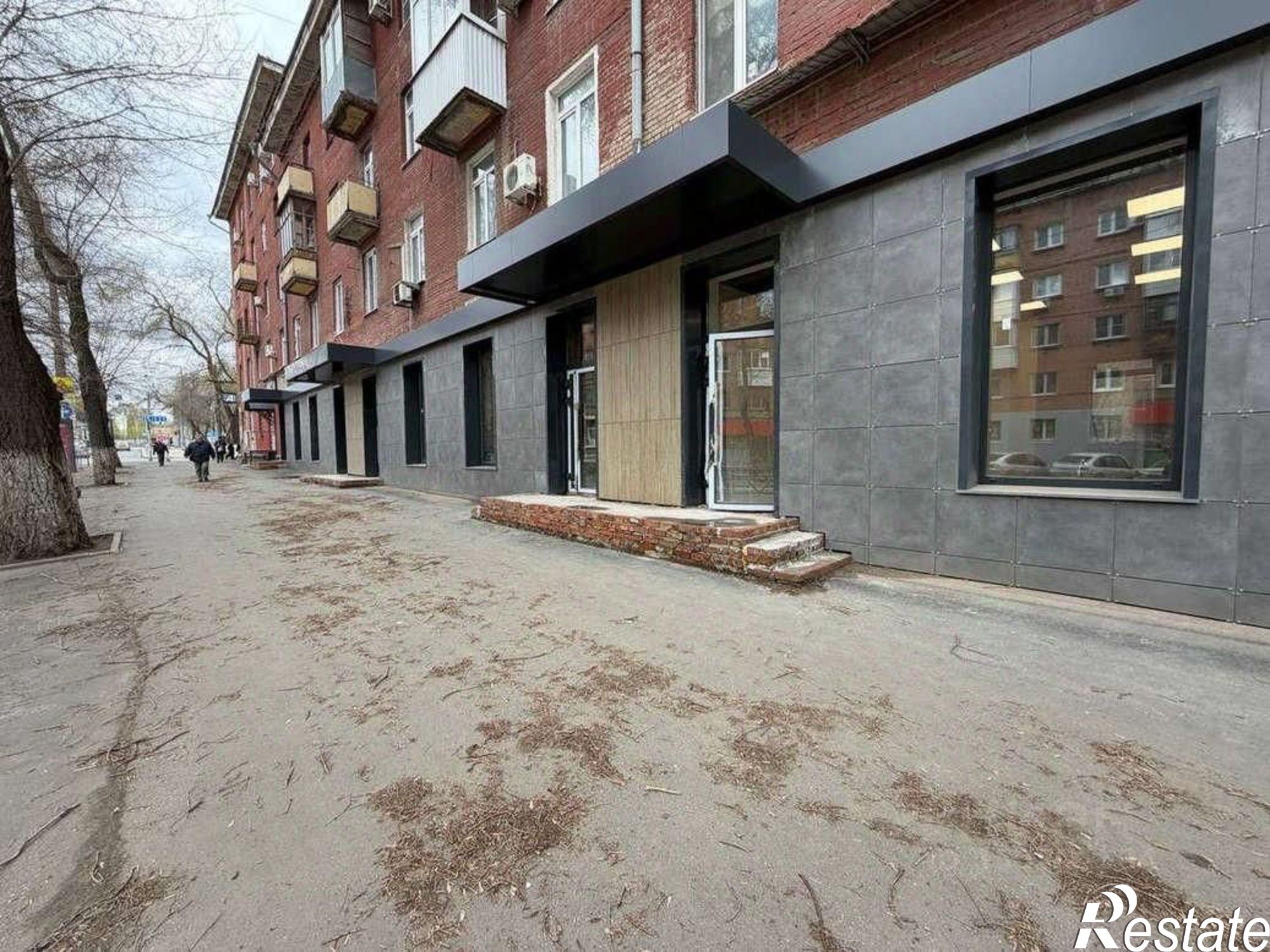 Купить торговое помещение за 19 000 100 рублей на пр-кт Карла Маркса, 49