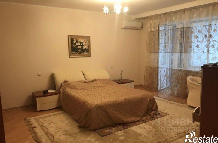 3-комн квартира улица Алексея Толстого, 100,  д. 100