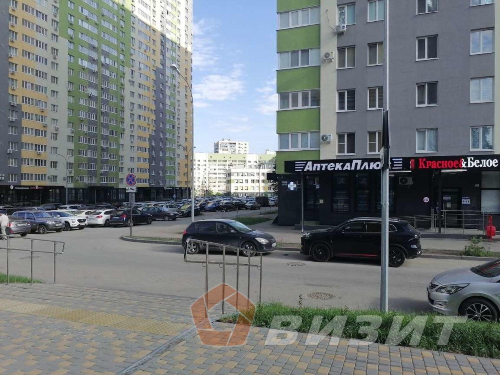 Купить торговое помещение за 18 000 000 рублей на Революционная улица, 103а