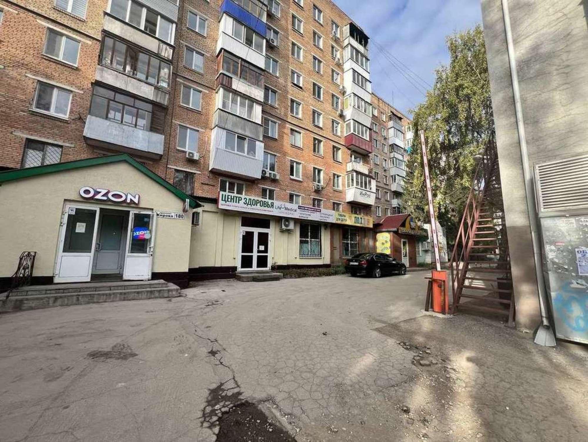 Купить торговое помещение за 10 500 000 рублей на Кирова проспект, 180