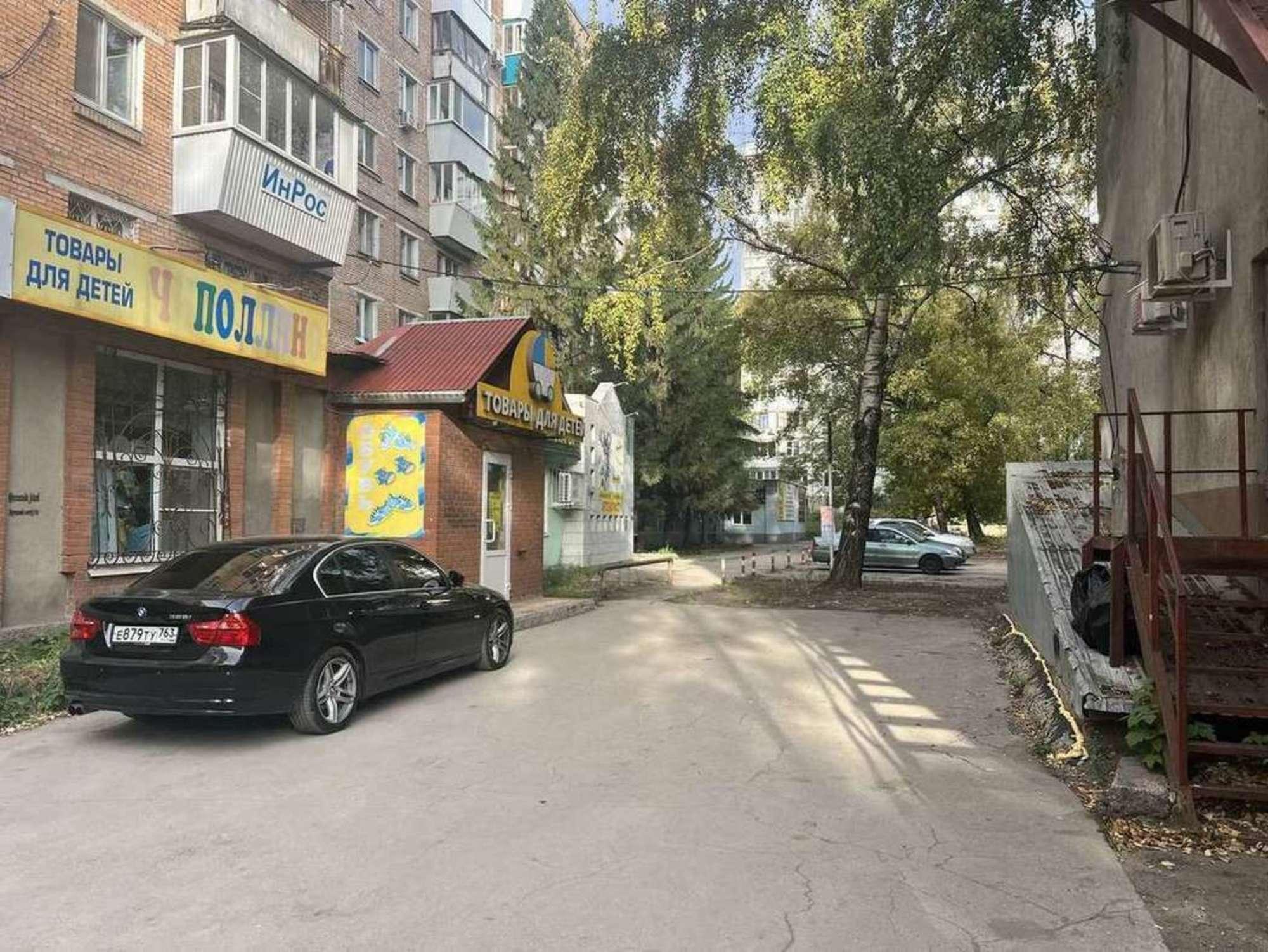 Купить торговое помещение за 21 000 000 рублей на Кирова проспект, 180