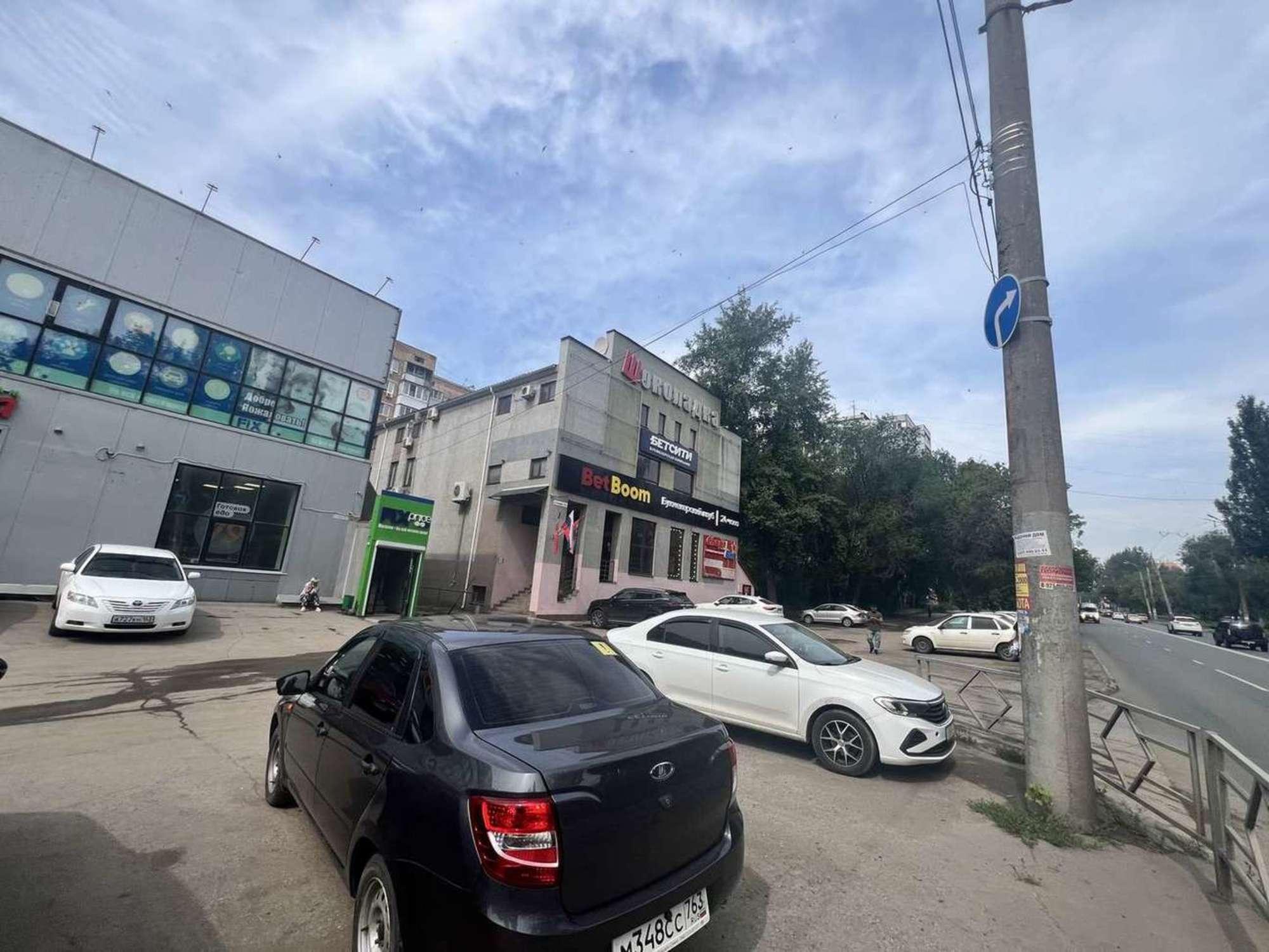 Купить торговое помещение за 10 500 000 рублей на Кирова проспект, 180