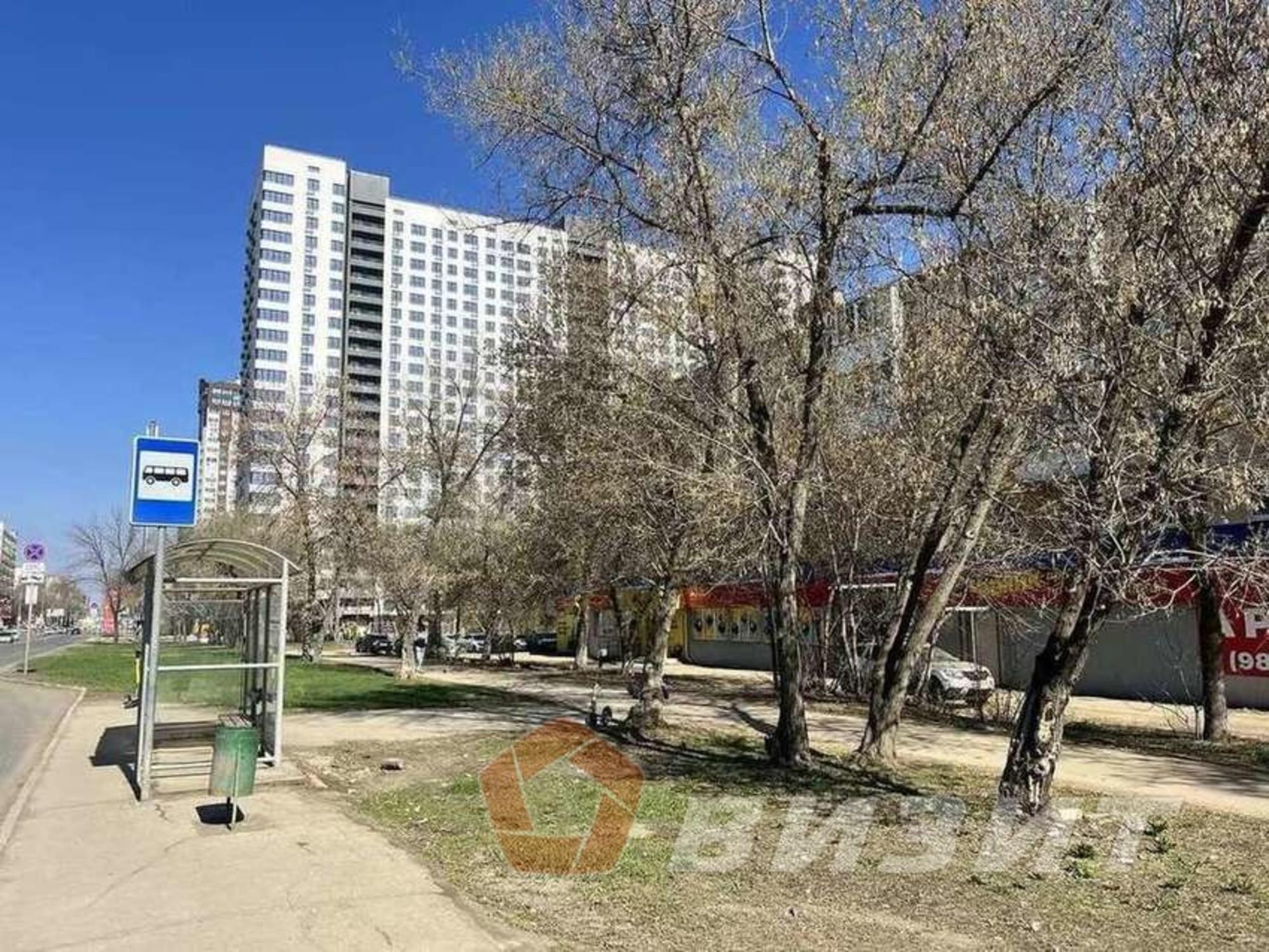 Купить торговое помещение за 11 800 000 рублей на Советской Армии улица, 167