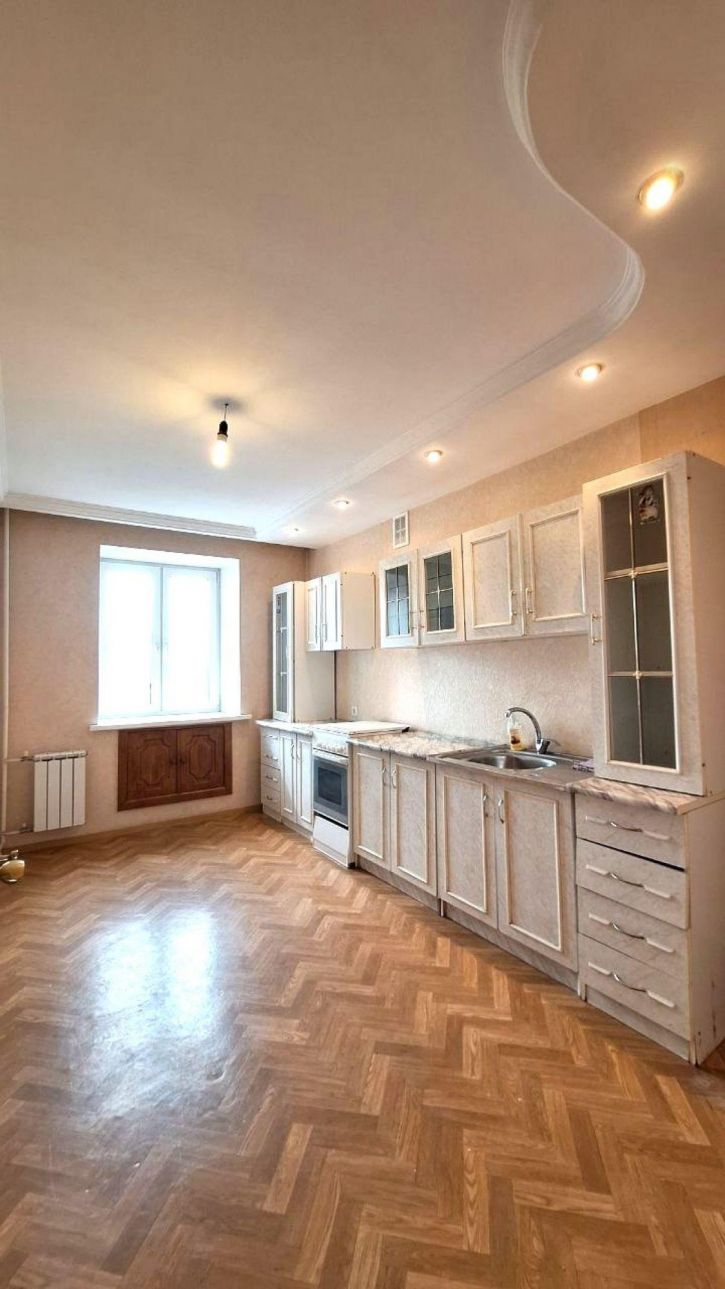 3-комн квартира Мориса Тореза улица, 101а