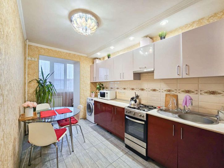 3-комн квартира Кирова проспект, 201