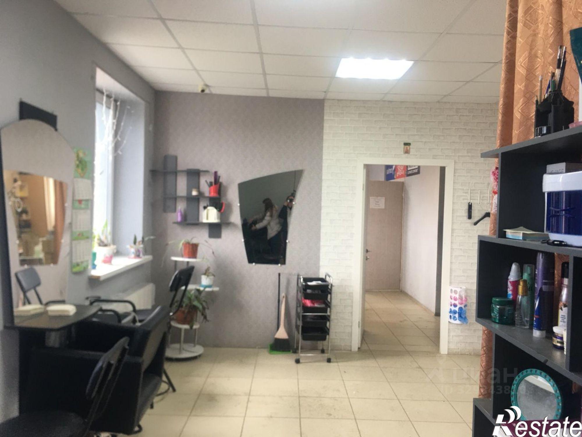 Сдать торговое помещение за 300 000 рублей на Уральская улица