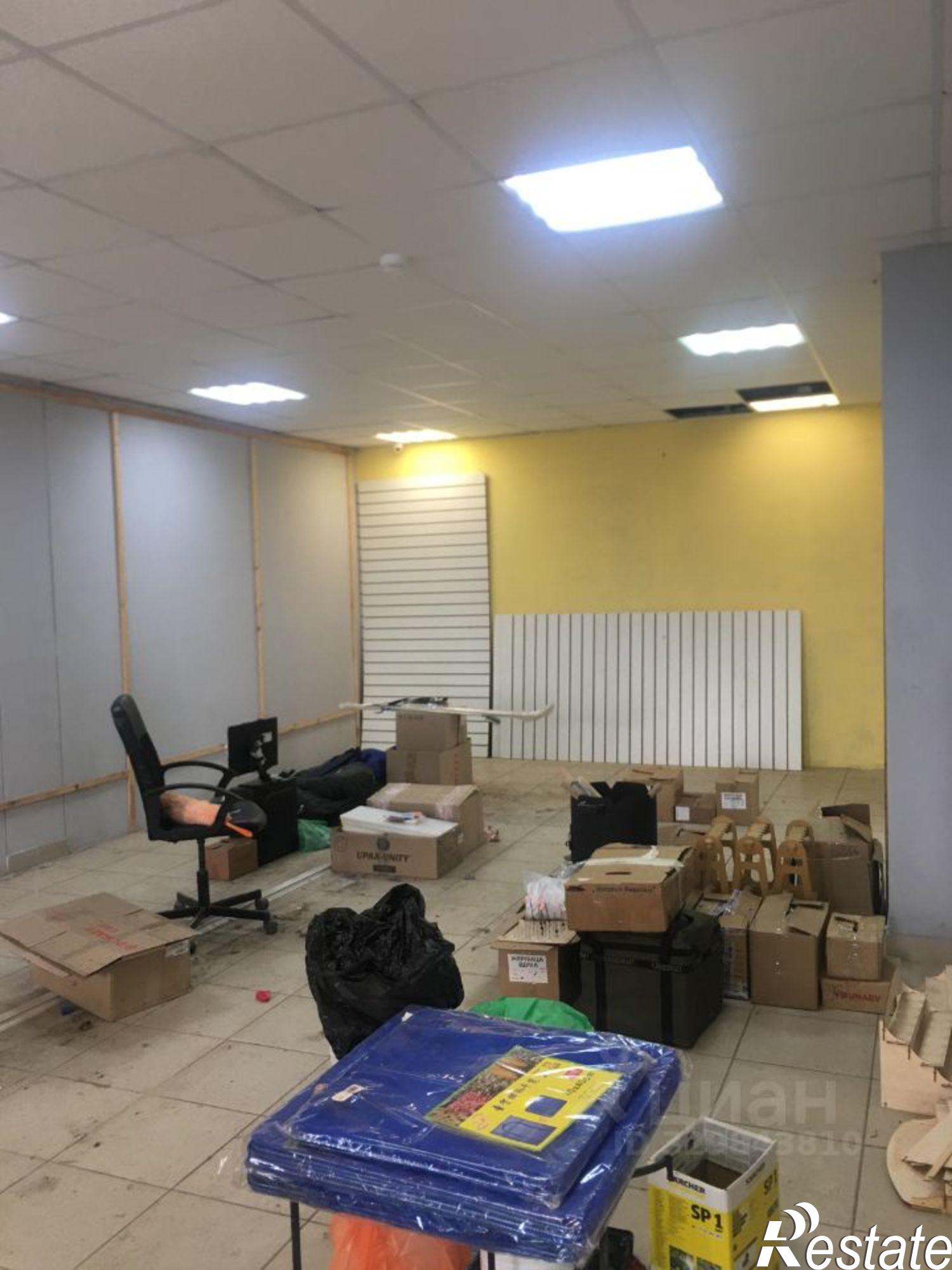 Сдать торговое помещение за 300 000 рублей на Уральская улица