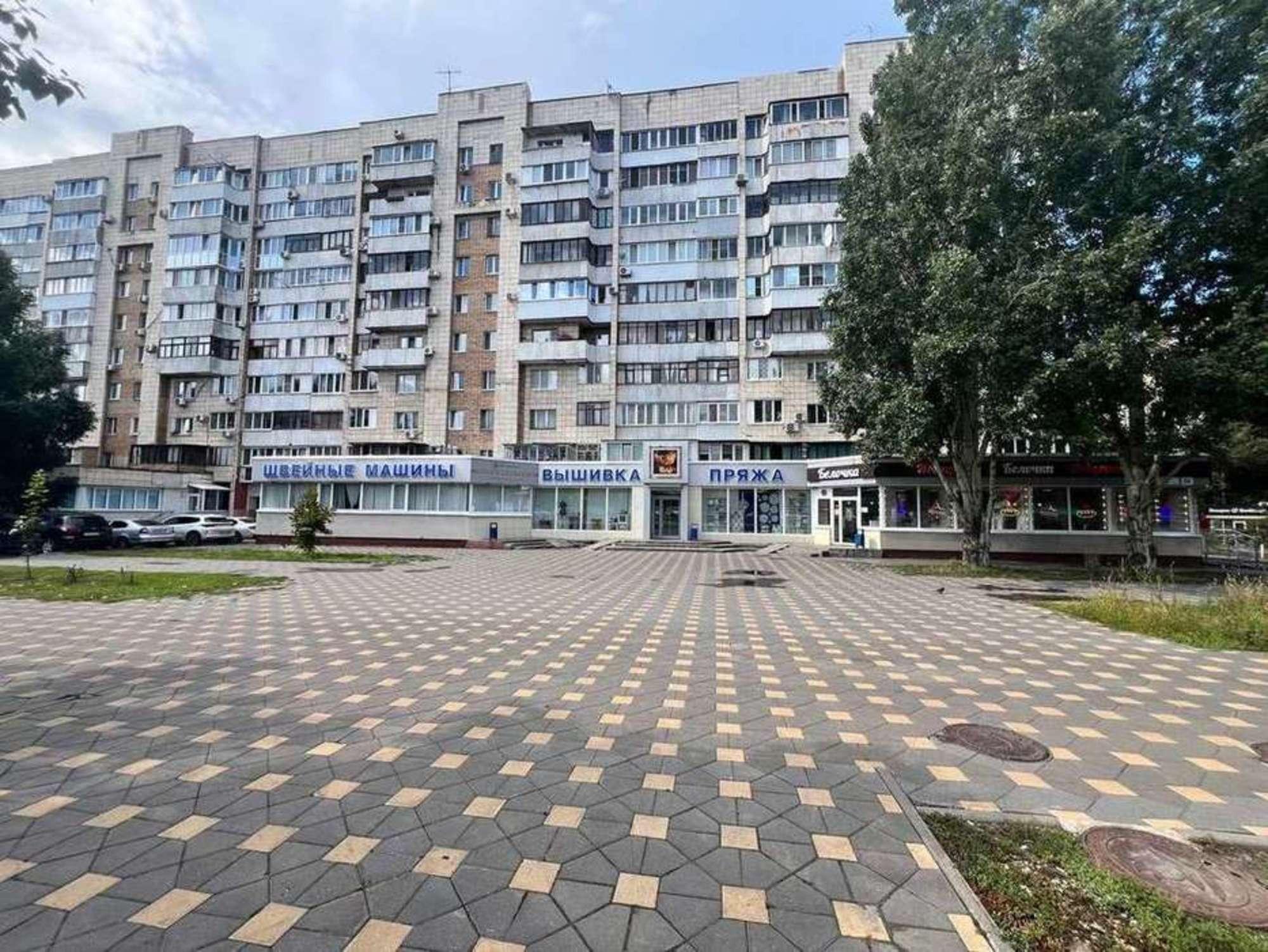 Сдать торговое помещение за 320 000 рублей на Ленина проспект, 2а