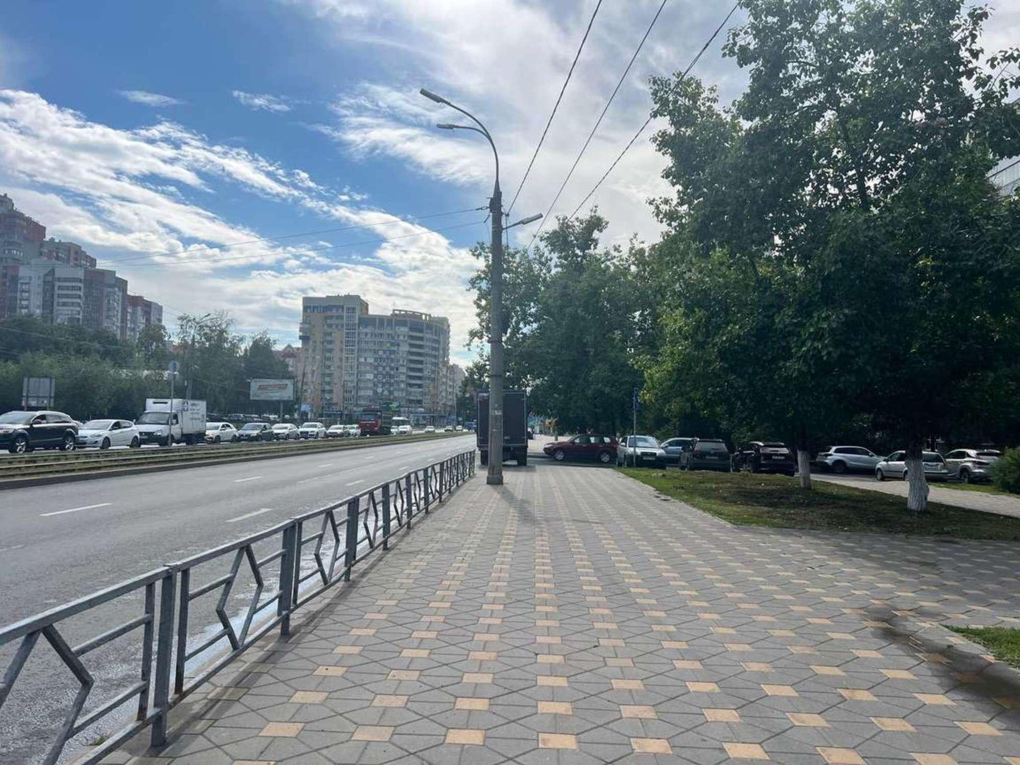 Сдать торговое помещение за 320 000 рублей на Ленина проспект, 2а