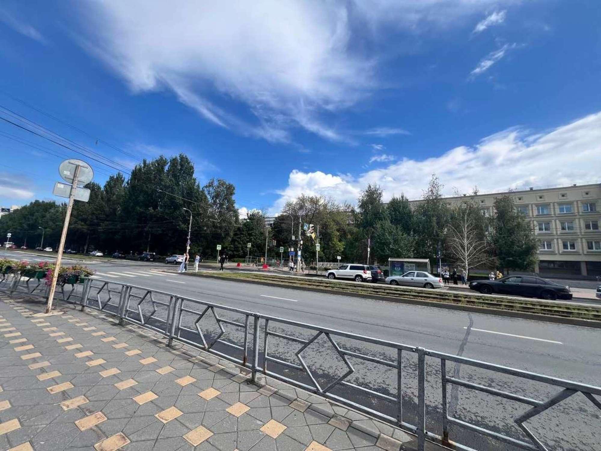 Сдать торговое помещение за 320 000 рублей на Ленина проспект, 2а