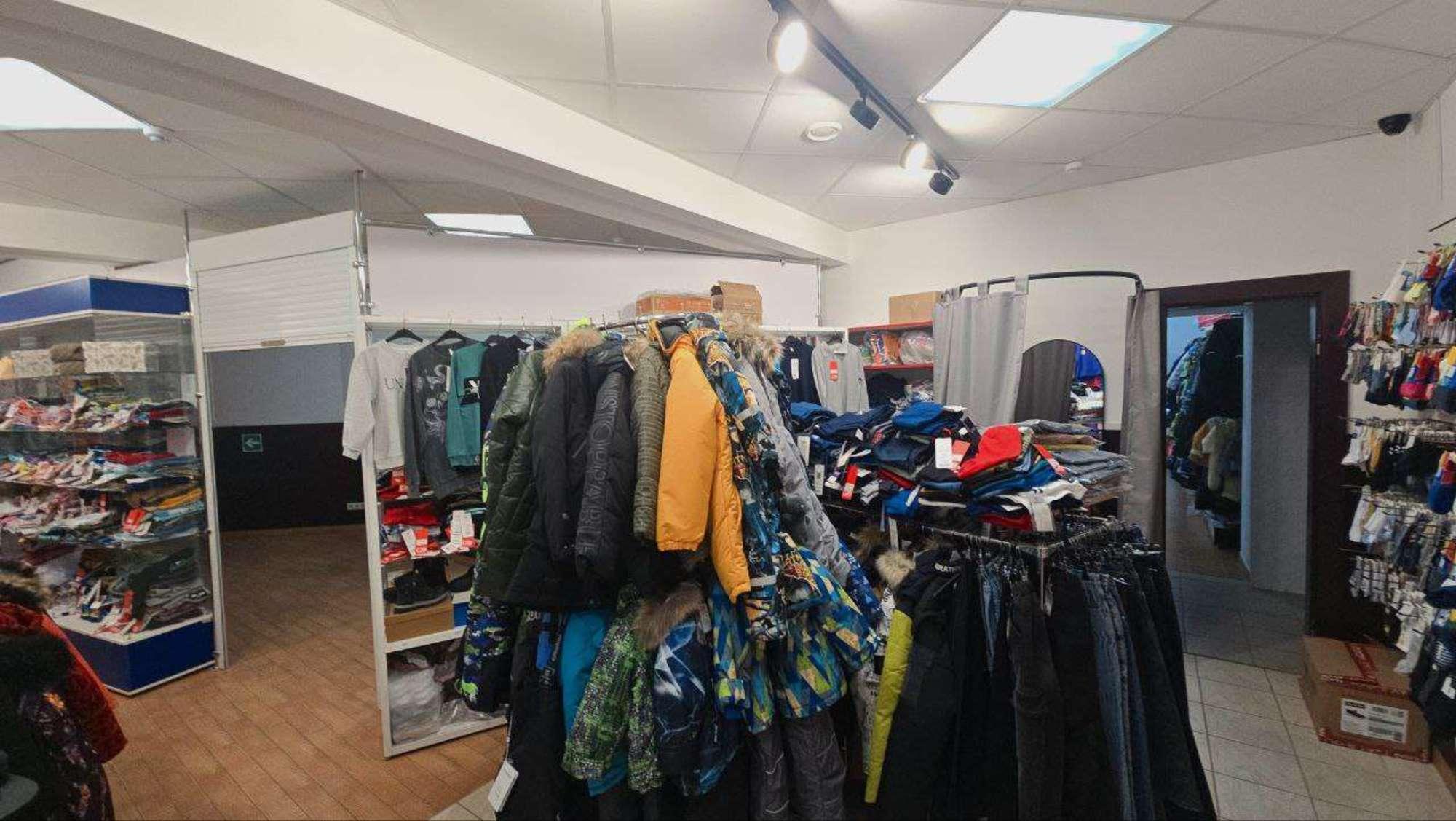 Купить торговое помещение за 31 340 000 рублей на Дыбенко улица, 120