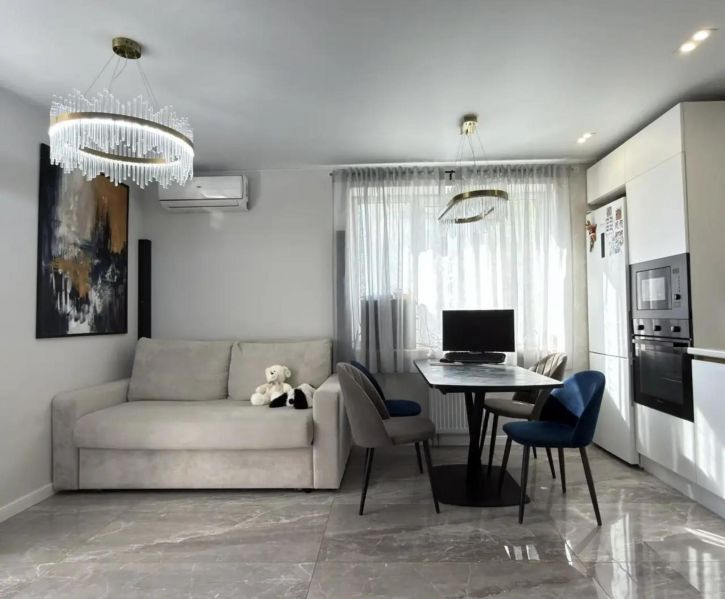 2-комн квартира Революционная улица, 101вк1
