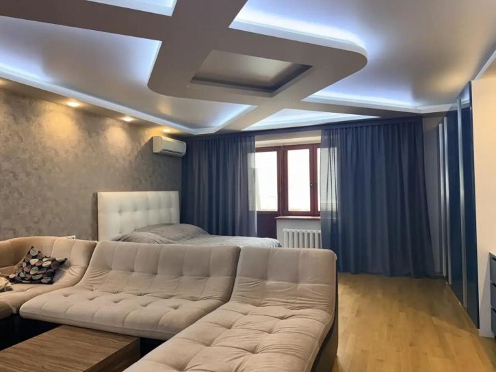 2-комн квартира Венцека улица, 111