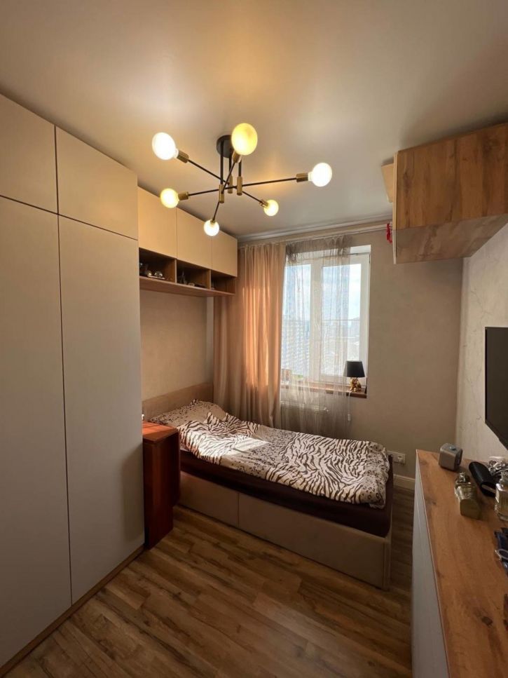 2-комн квартира Революционная улица, 101вк1