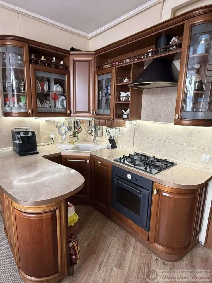 3-комн квартира Венцека улица, 38