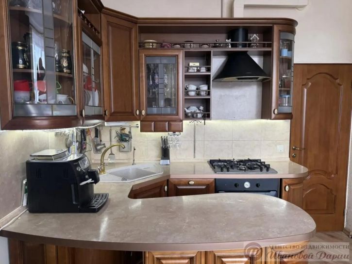 3-комн квартира Венцека улица, 38