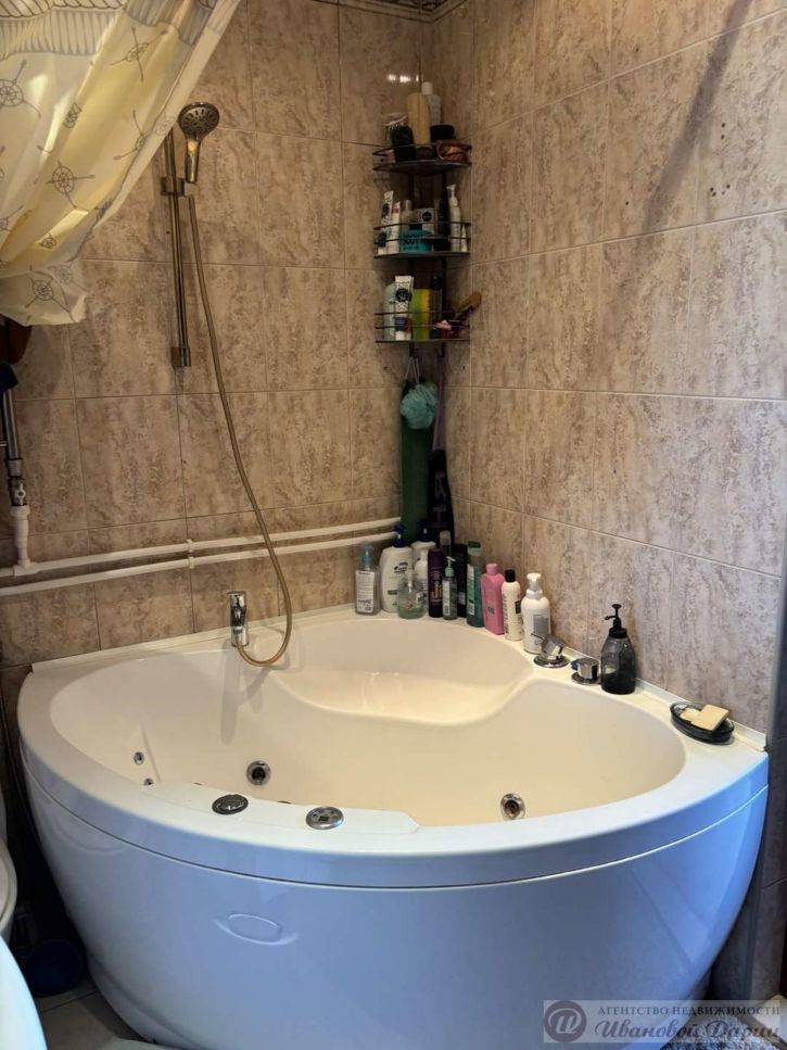 3-комн квартира Венцека улица, 38