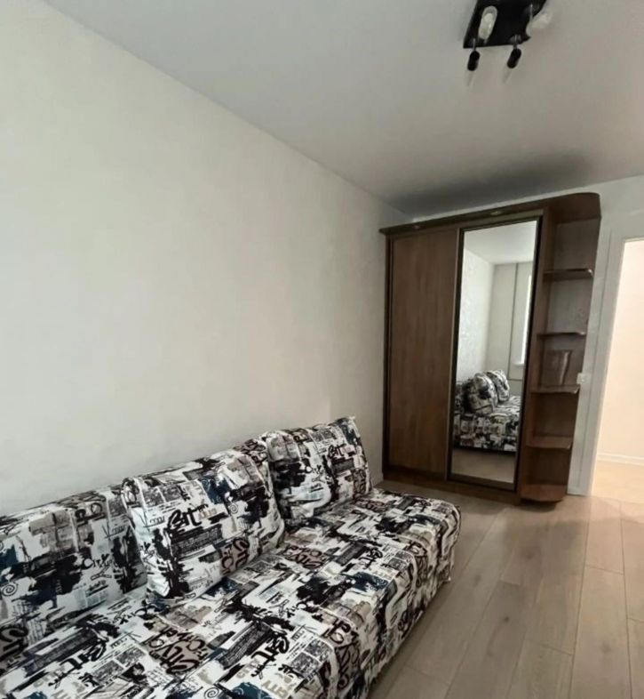 2-комн квартира Мориса Тореза улица, 17