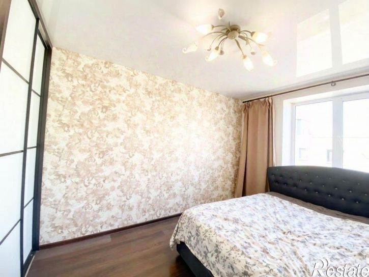 2-комн квартира улица Евгения Золотухина, 8,  д. 8