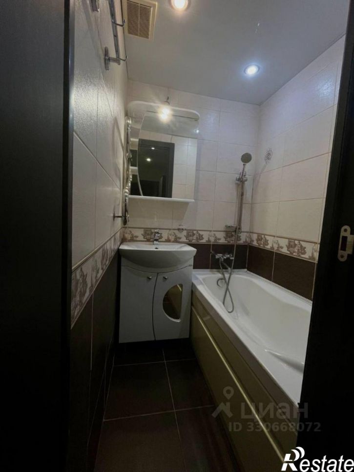3-комн квартира ул Калининградская, 50,  д. 50