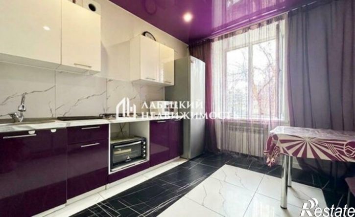 3-комн квартира улица Строителей, 28,  д. 28