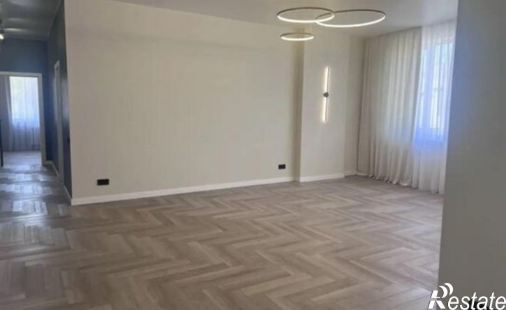 3-комн квартира улица Клары Цеткин, 23А,  д. 23А