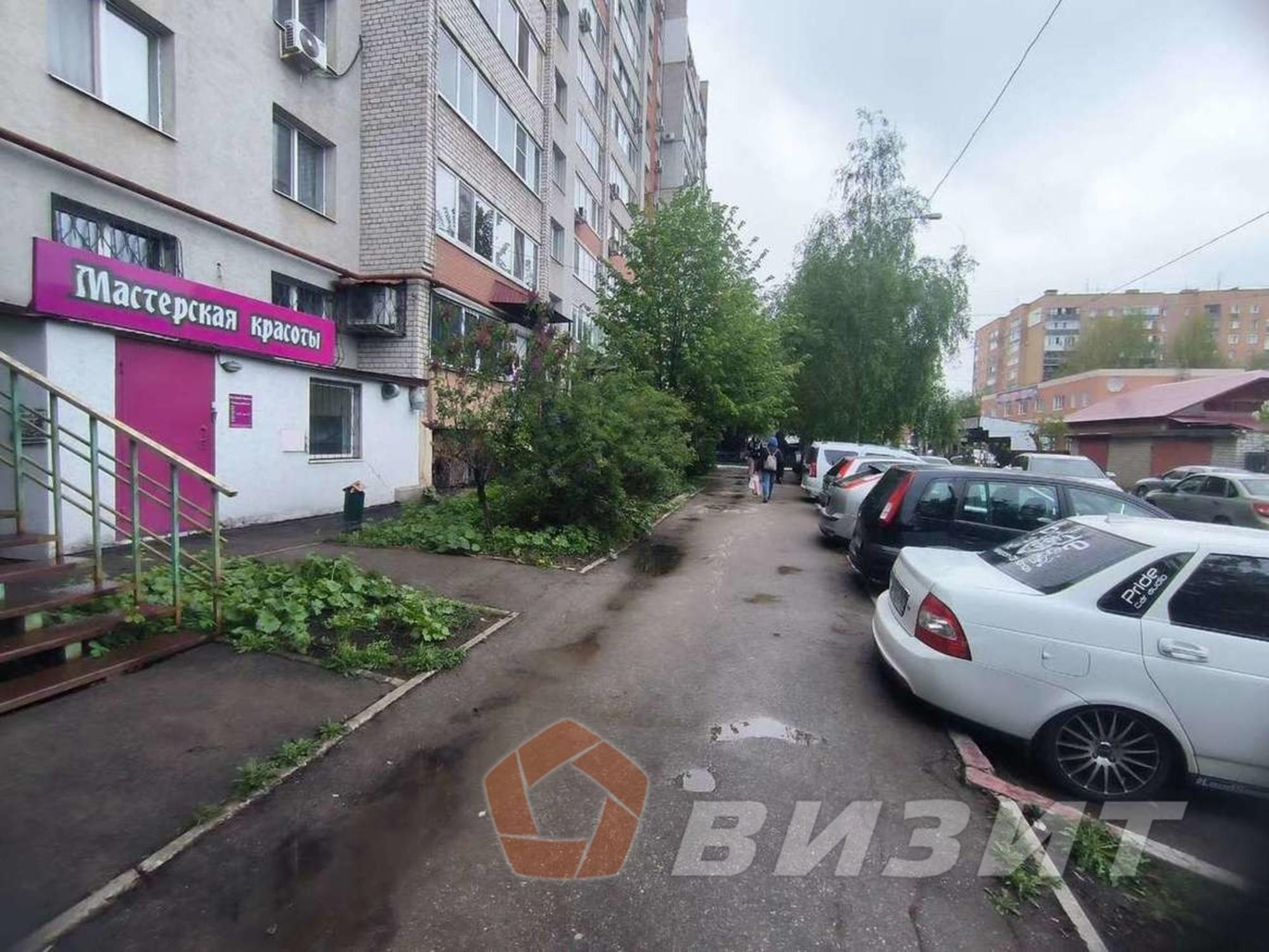 Сдать торговое помещение за 10 000 рублей на Кромская улица, 4