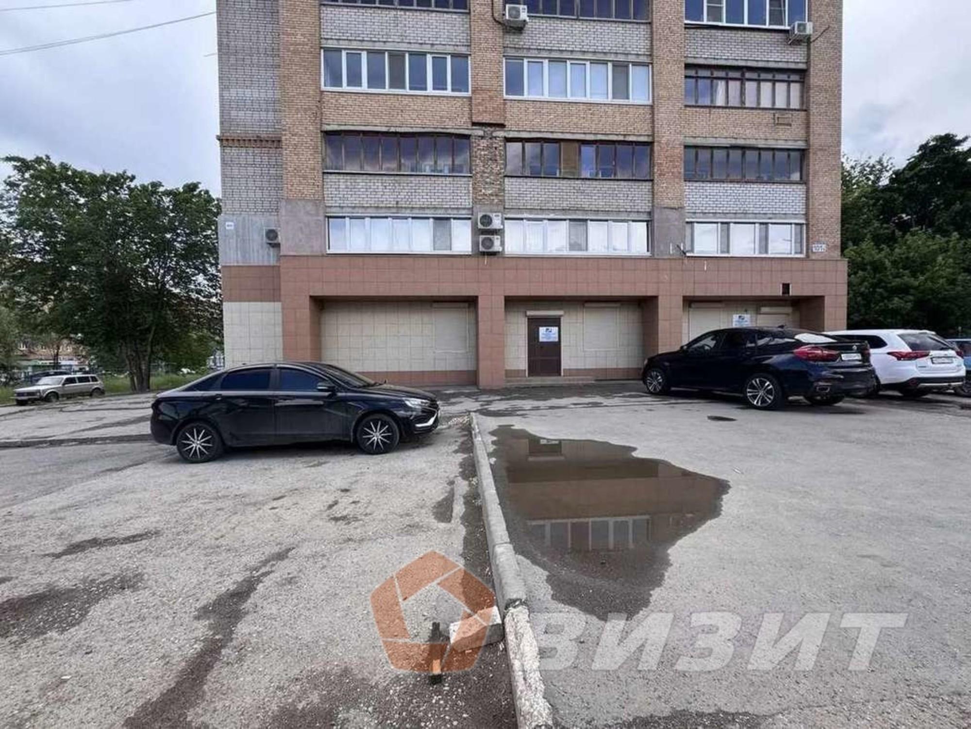 Сдать торговое помещение за 183 000 рублей на Мориса Тореза улица, 101А