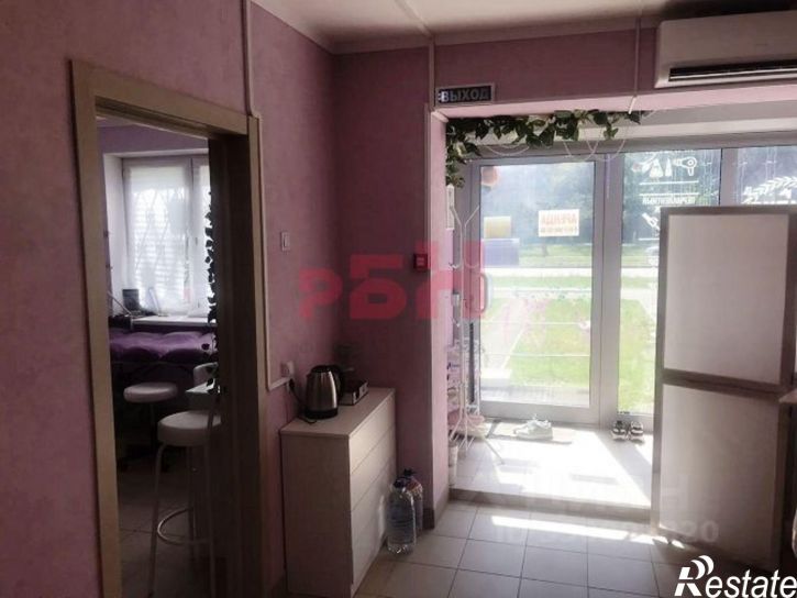 Торговое помещение ул Ново-Вокзальная, 215,  д. 215