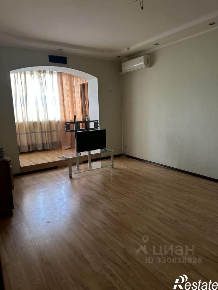 3-комн квартира ул Демократическая, 4,  д. 4