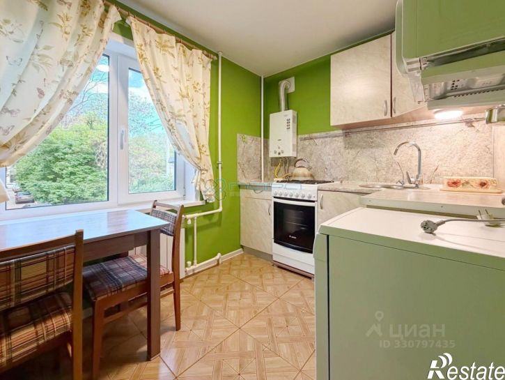 2-комн квартира улица Николая Панова, 36,  д. 36
