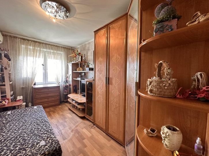 2-комн квартира Зои Космодемьянской улица, 12