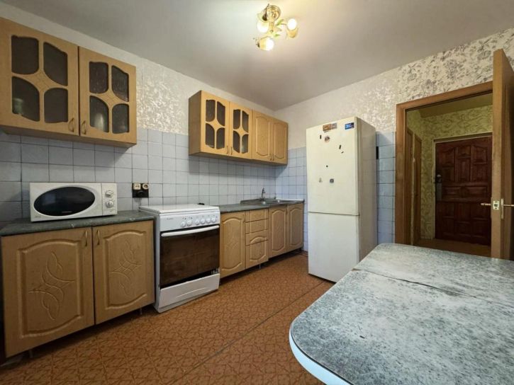 3-комн квартира Красных Коммунаров улица, 19Б