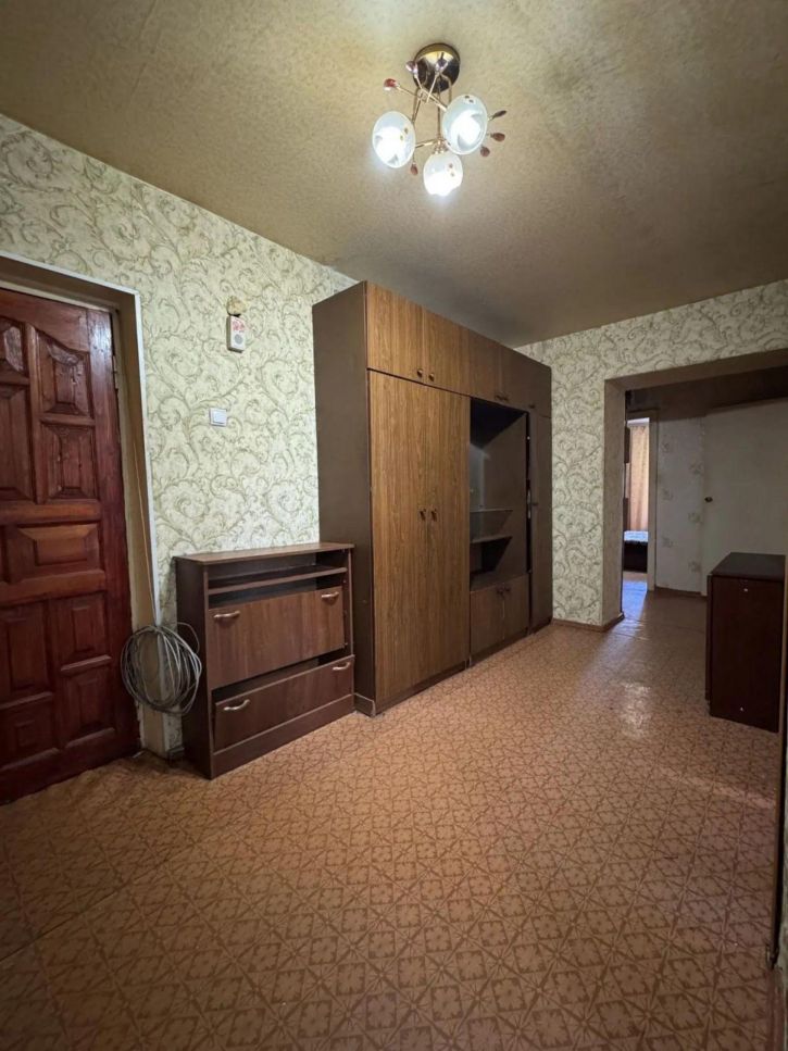 3-комн квартира Красных Коммунаров улица, 19Б
