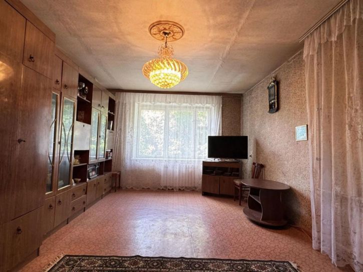 3-комн квартира Красных Коммунаров улица, 19Б