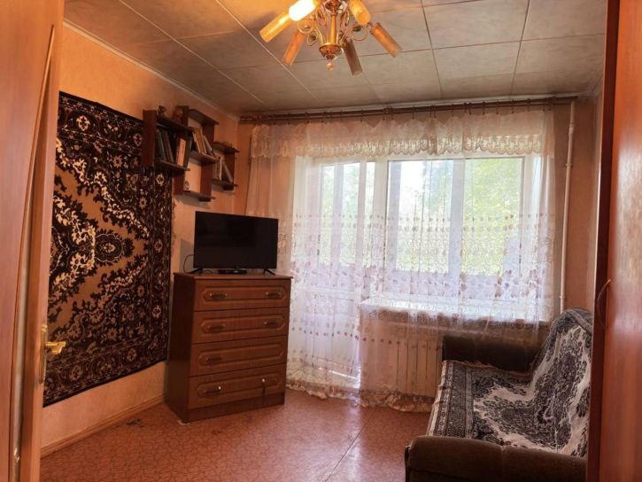 3-комн квартира Красных Коммунаров улица, 19Б