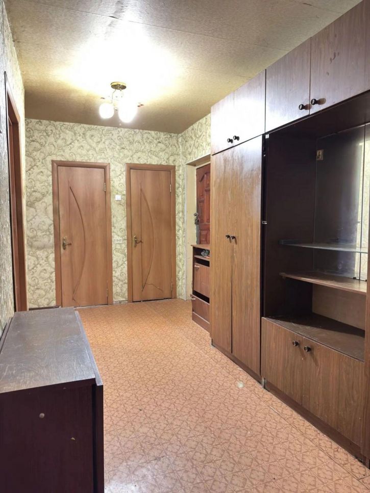 3-комн квартира Красных Коммунаров улица, 19Б
