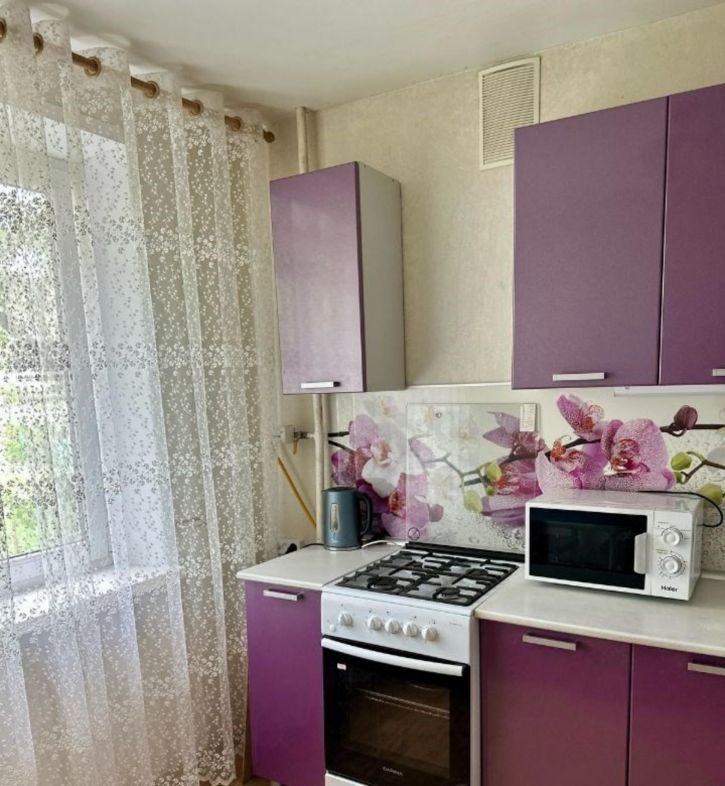 2-комн квартира Силина улица, 8