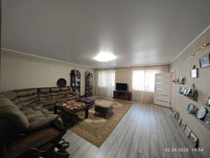 3-комн квартира Советской Армии улица, 240Б
